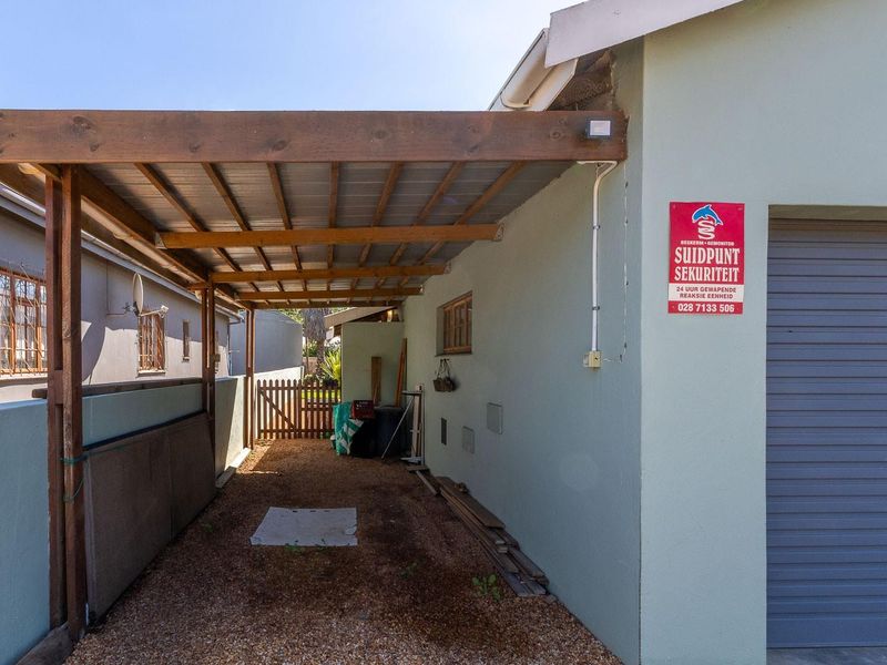 Great Address - Two Bedroom House with Spacious Rooms - Photo 3