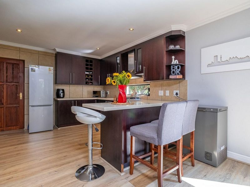 Fabulous four-bedroom family home - Photo 10