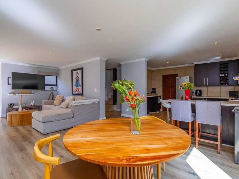 Fabulous four-bedroom family home - Photo 9