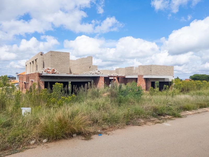 This is your chance to own a large, modern home in Serala View and finish it exactly the way you wan - Photo 9