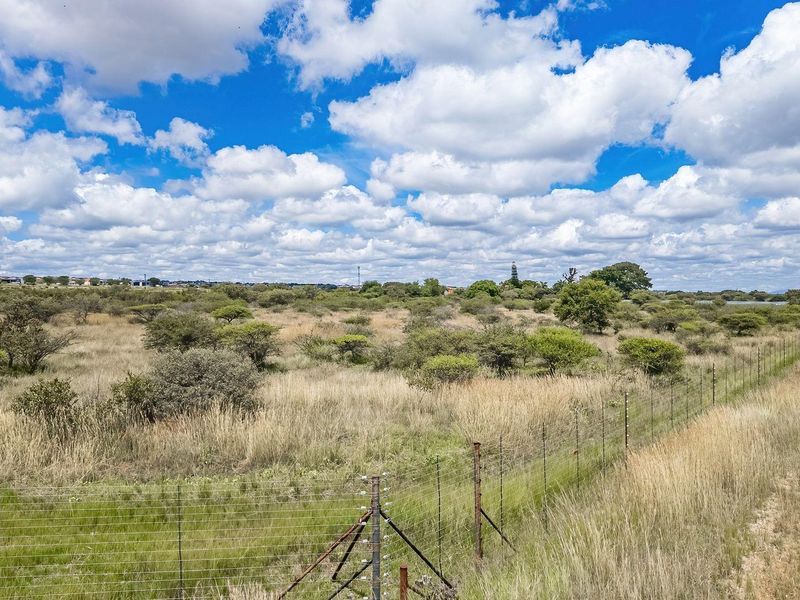Your Blank Canvas: 4.7ha of untouched potential - Photo 3