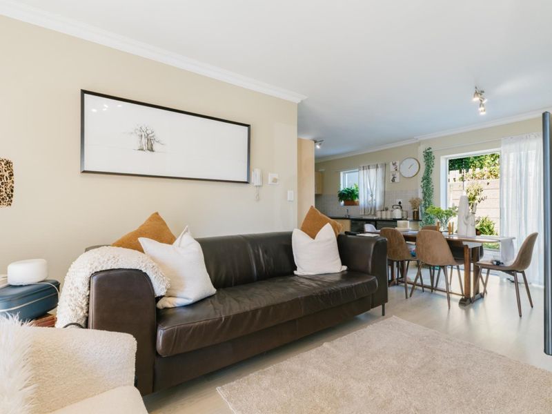 Welcome home - Secure Townhouse in Strand - Photo 10