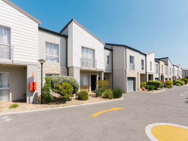 Welcome home - Secure Townhouse in Strand - Photo 6