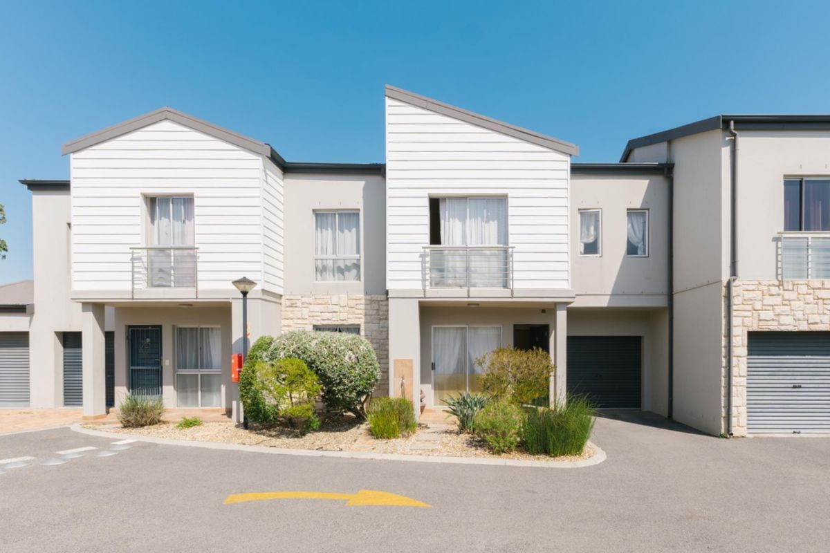 Welcome home - Secure Townhouse in Strand - Photo 5