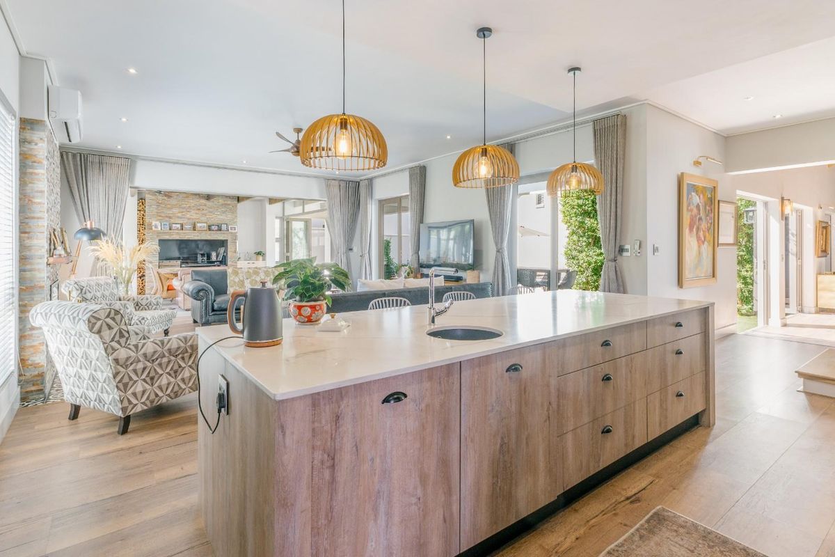 Luxury Living with Mountain Views in D’Olyfboom Hamlet - Photo 2