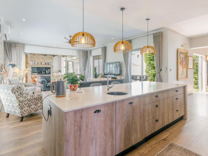 Luxury Living with Mountain Views in D’Olyfboom Hamlet - Photo 2