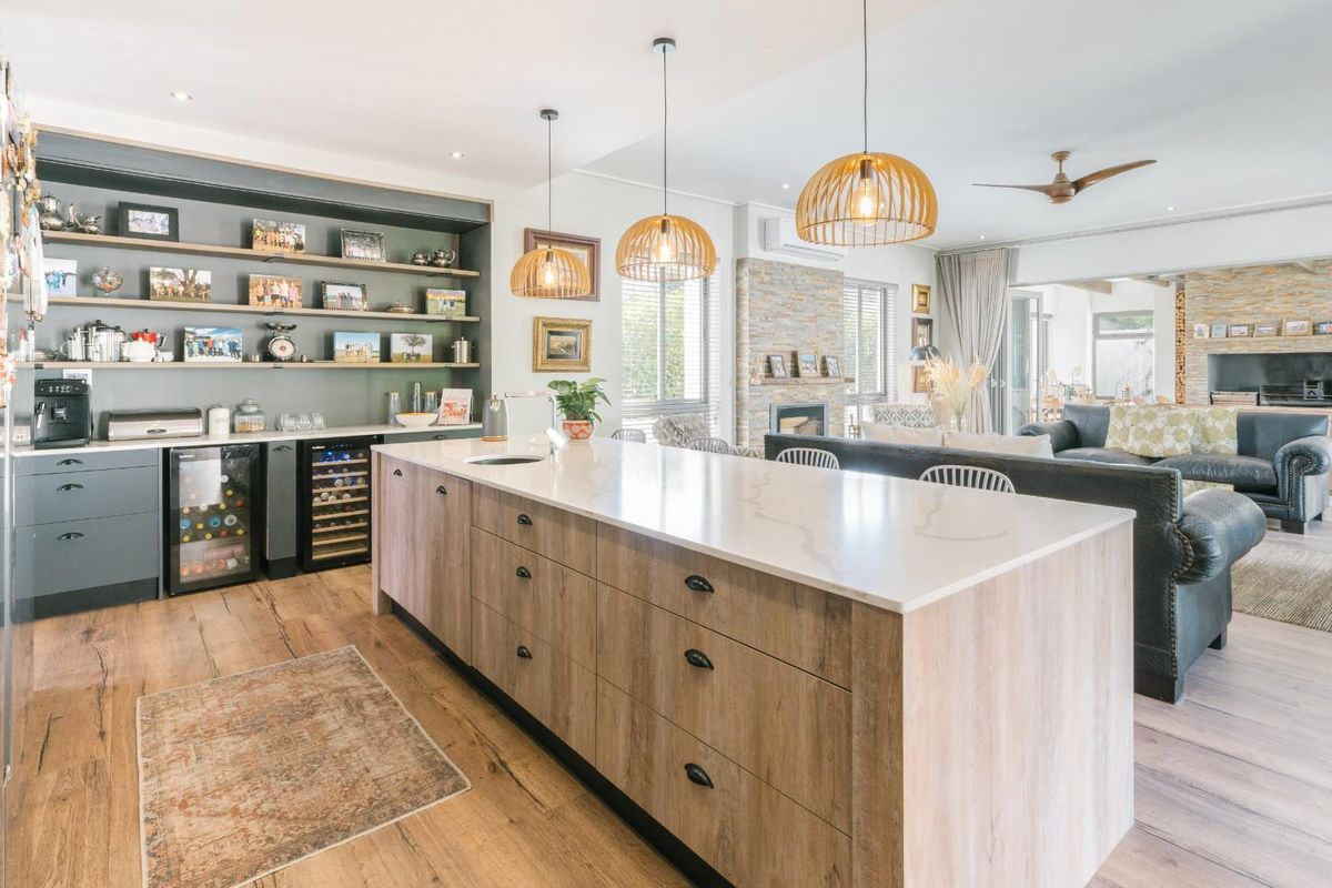 Luxury Living with Mountain Views in D’Olyfboom Hamlet - Photo 3