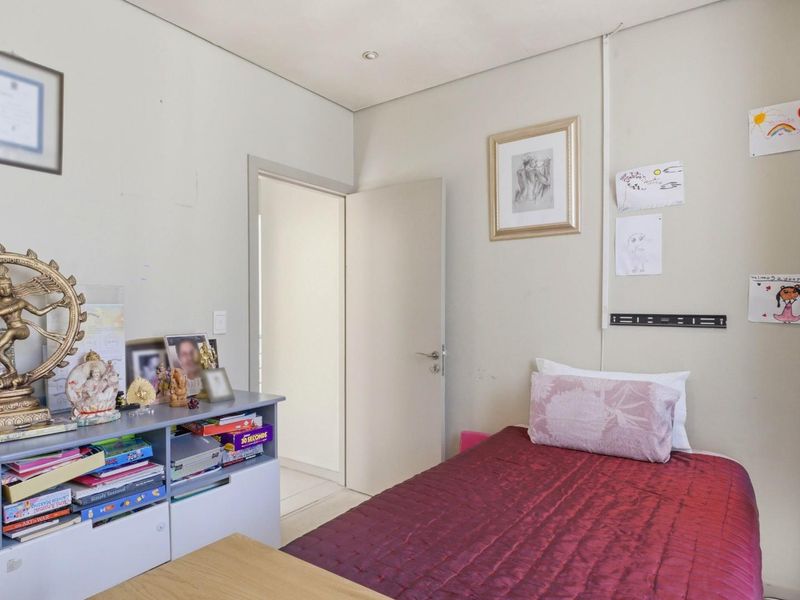 Modern 3 Bedroom Townhouse for Sale in Bryanston - Photo 9