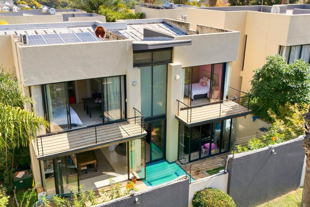 Modern 3 Bedroom Townhouse for Sale in Bryanston - Photo 3
