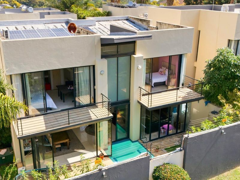 Modern 3 Bedroom Townhouse for Sale in Bryanston - Photo 3