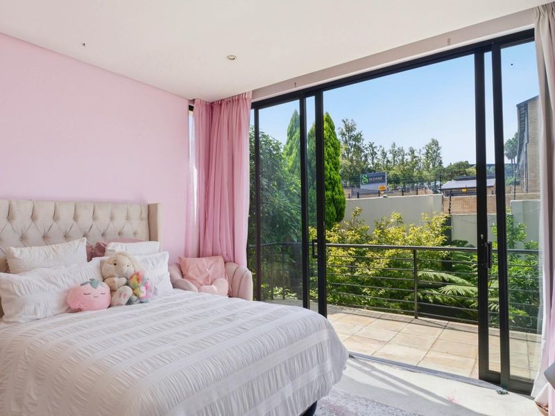 Modern 3 Bedroom Townhouse for Sale in Bryanston - Photo 7