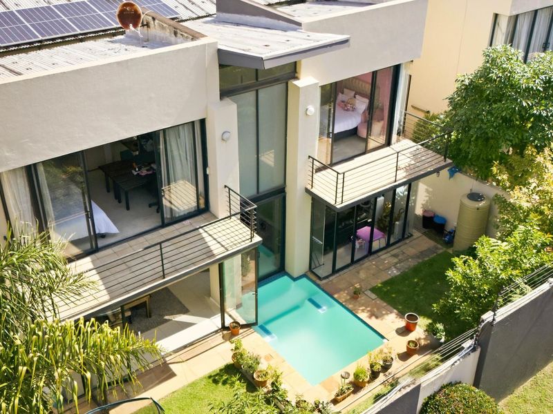 Modern 3 Bedroom Townhouse for Sale in Bryanston - Photo 2