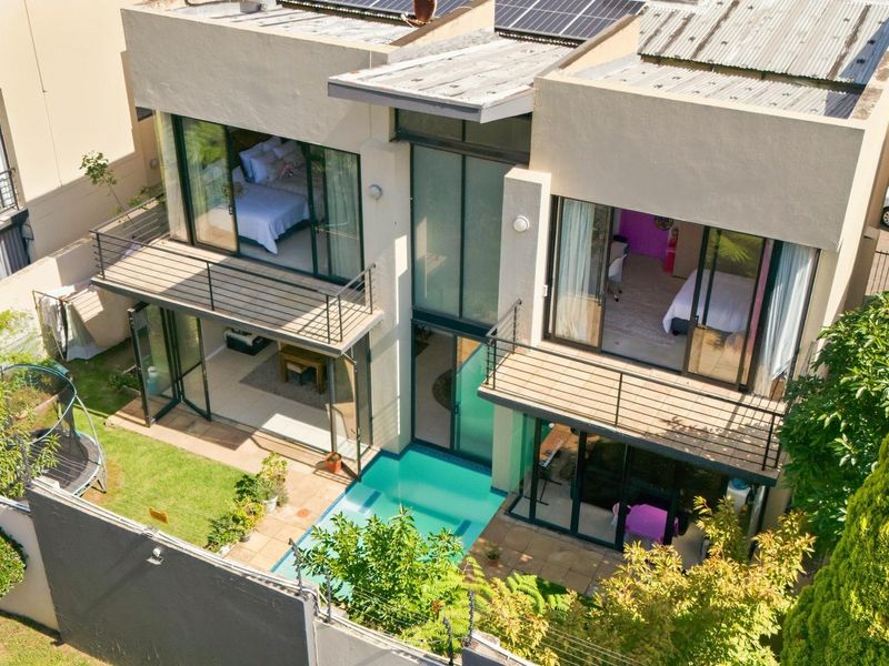 Modern 3 Bedroom Townhouse for Sale in Bryanston - Photo 1