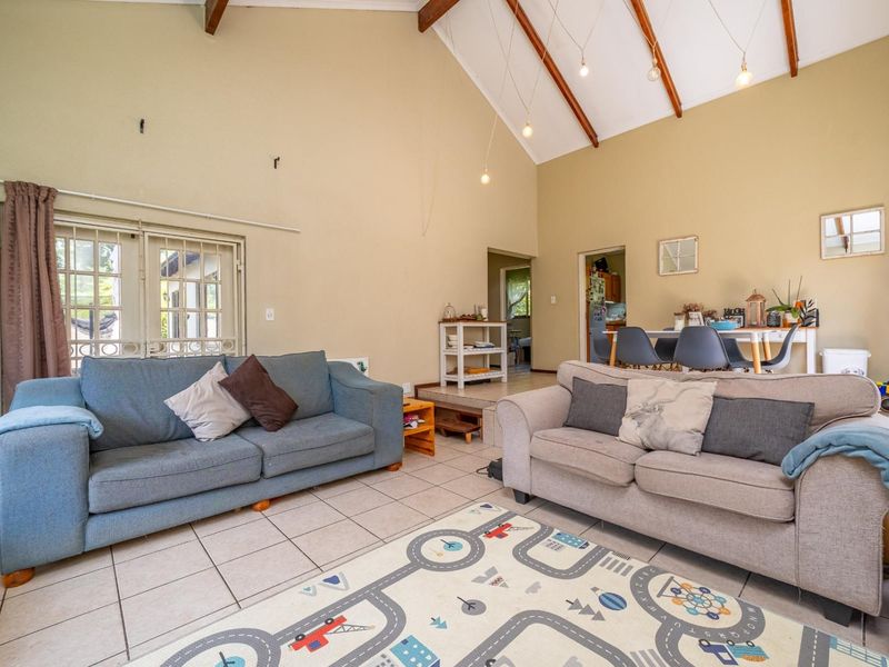 Free Standing 3 or 4 Bed Home - No Levies - Photo 8