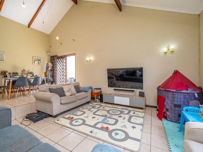 Free Standing 3 or 4 Bed Home - No Levies - Photo 7