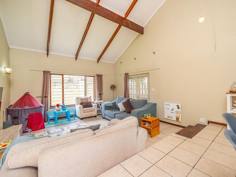 Free Standing 3 or 4 Bed Home - No Levies - Photo 4