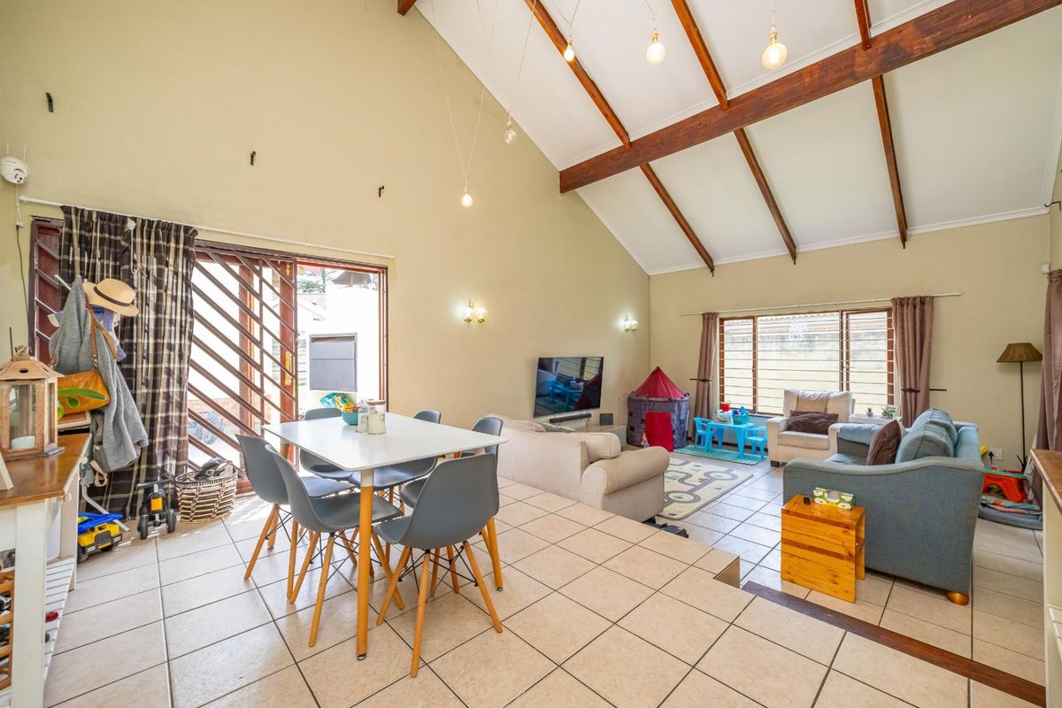 Free Standing 3 or 4 Bed Home - No Levies - Photo 5