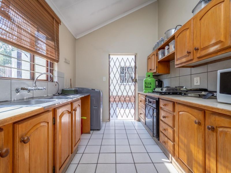 House Under Offer in Jukskei Park Randburg - Photo 10