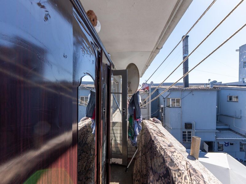 2 Bedroom Apartment (which can easily be converted into a 3-bedroom property) FOR SALE in Bellville - Photo 9