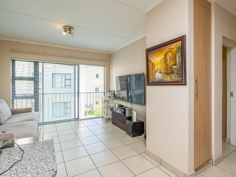 1-Bedroom Apartment for Sale in Fourways - Ideal Investment Opportunity - Photo 7