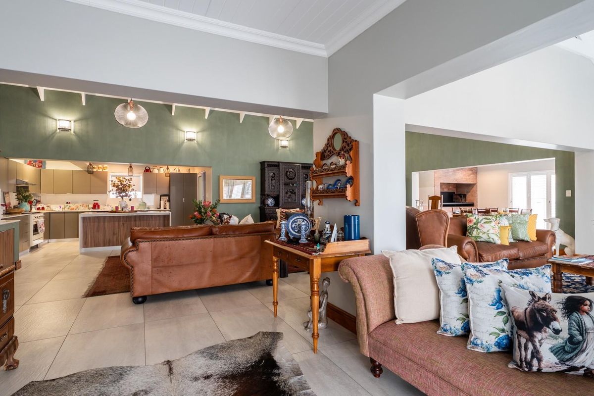 Single Storey Home In Admiral Island - Photo 4