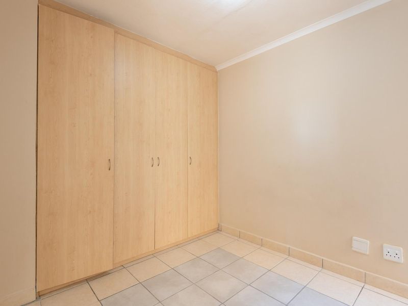 Two Bedroom Investment Apartment - Whispering Pines - Strand - Photo 10