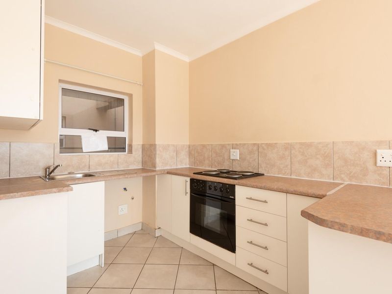 Two Bedroom Investment Apartment - Whispering Pines - Strand - Photo 9