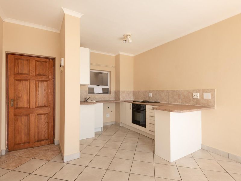 Two Bedroom Investment Apartment - Whispering Pines - Strand - Photo 8