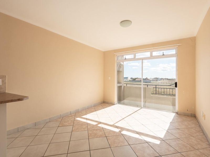 Two Bedroom Investment Apartment - Whispering Pines - Strand - Photo 4