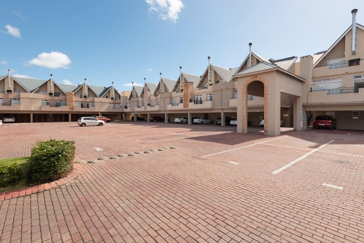 Two Bedroom Investment Apartment - Whispering Pines - Strand - Photo 2
