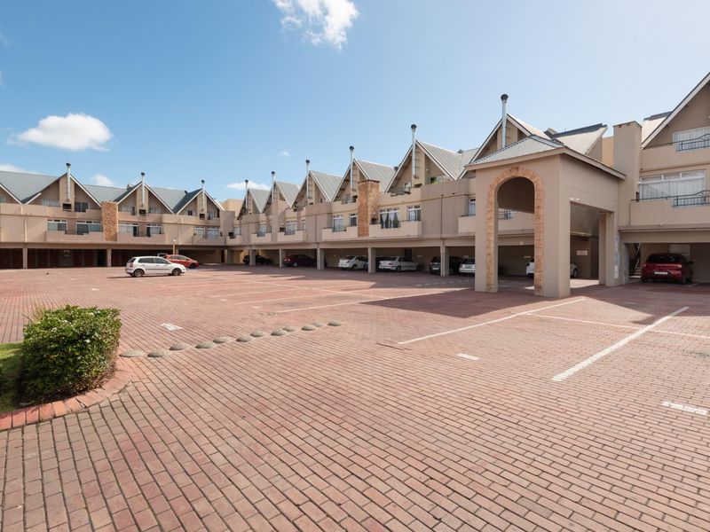 Two Bedroom Investment Apartment - Whispering Pines - Strand - Photo 2