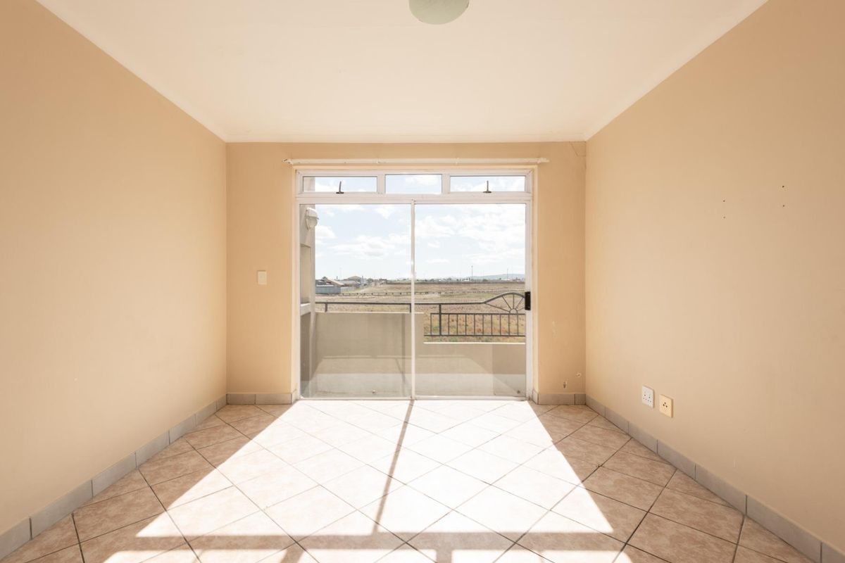 Two Bedroom Investment Apartment - Whispering Pines - Strand - Photo 5