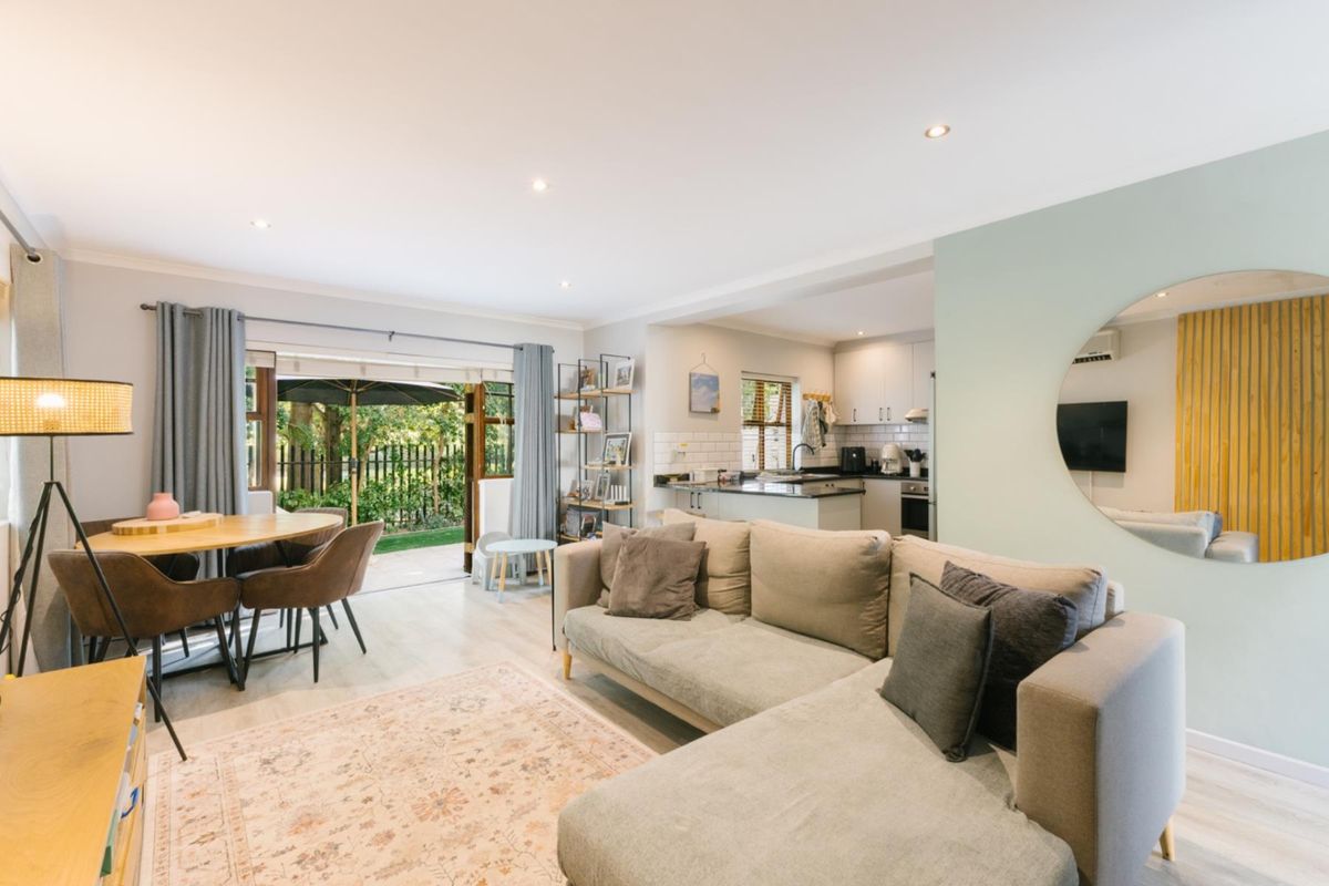 Townhouse Under Offer in Boschenmeer Golf Country Estate Paarl - Photo 3