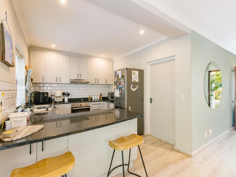 Townhouse Under Offer in Boschenmeer Golf Country Estate Paarl - Photo 4