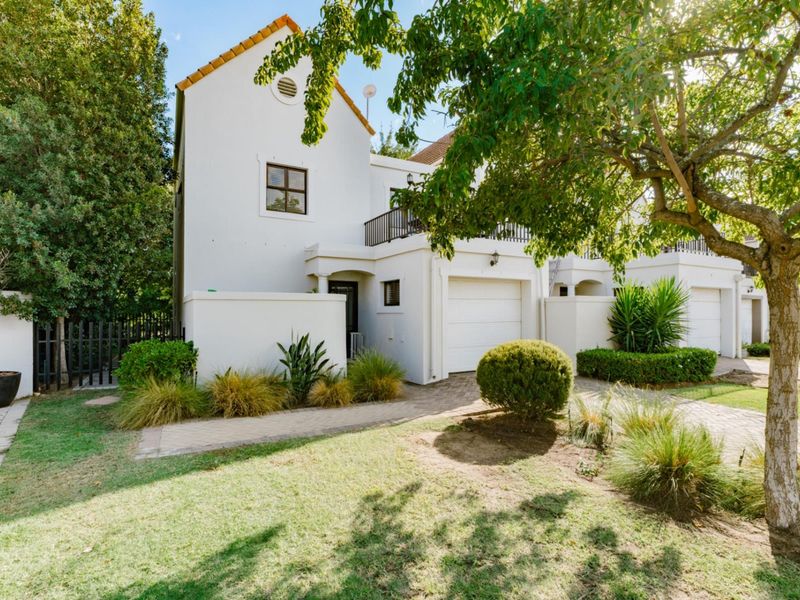 Townhouse Under Offer in Boschenmeer Golf Country Estate Paarl - Photo 1