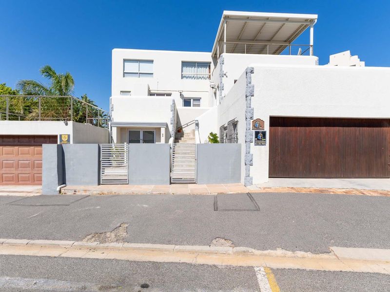 Hidden Gem with Sea and Mountain views in Strand North - Photo 2