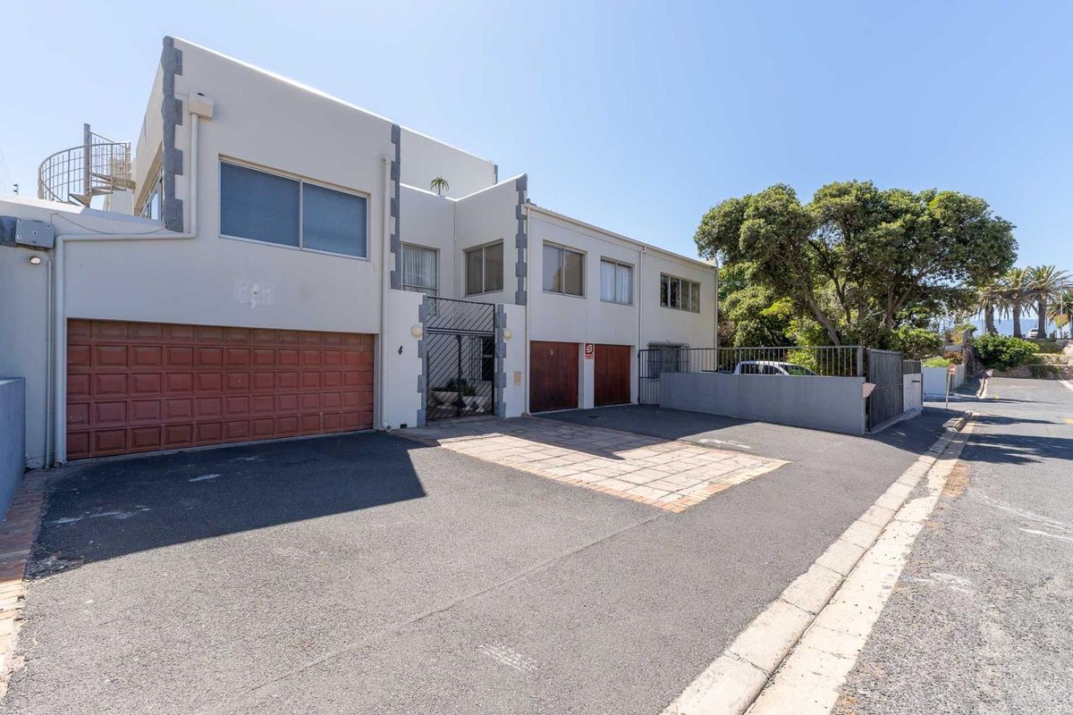 Hidden Gem with Sea and Mountain views in Strand North - Photo 4