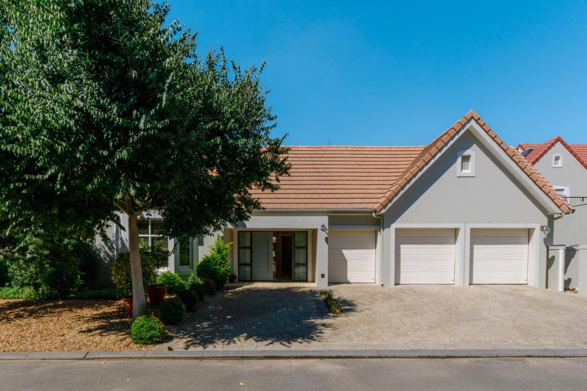 One Level Home on a corner plot - Photo 5