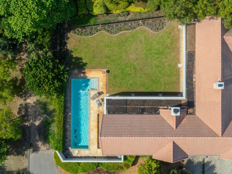 One Level Home on a corner plot - Photo 2