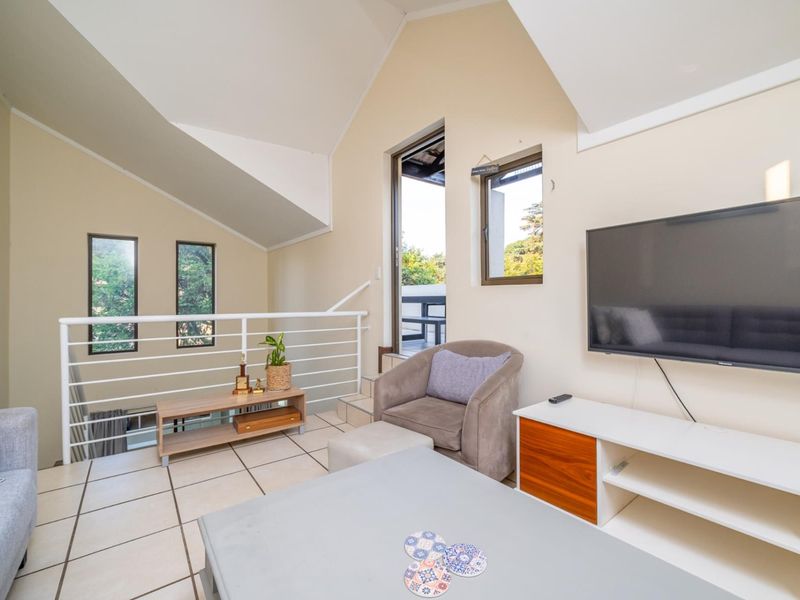 We are proud to present this home on a sole and Executive Mandate. - Photo 3