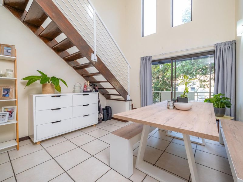 We are proud to present this home on a sole and Executive Mandate. - Photo 1