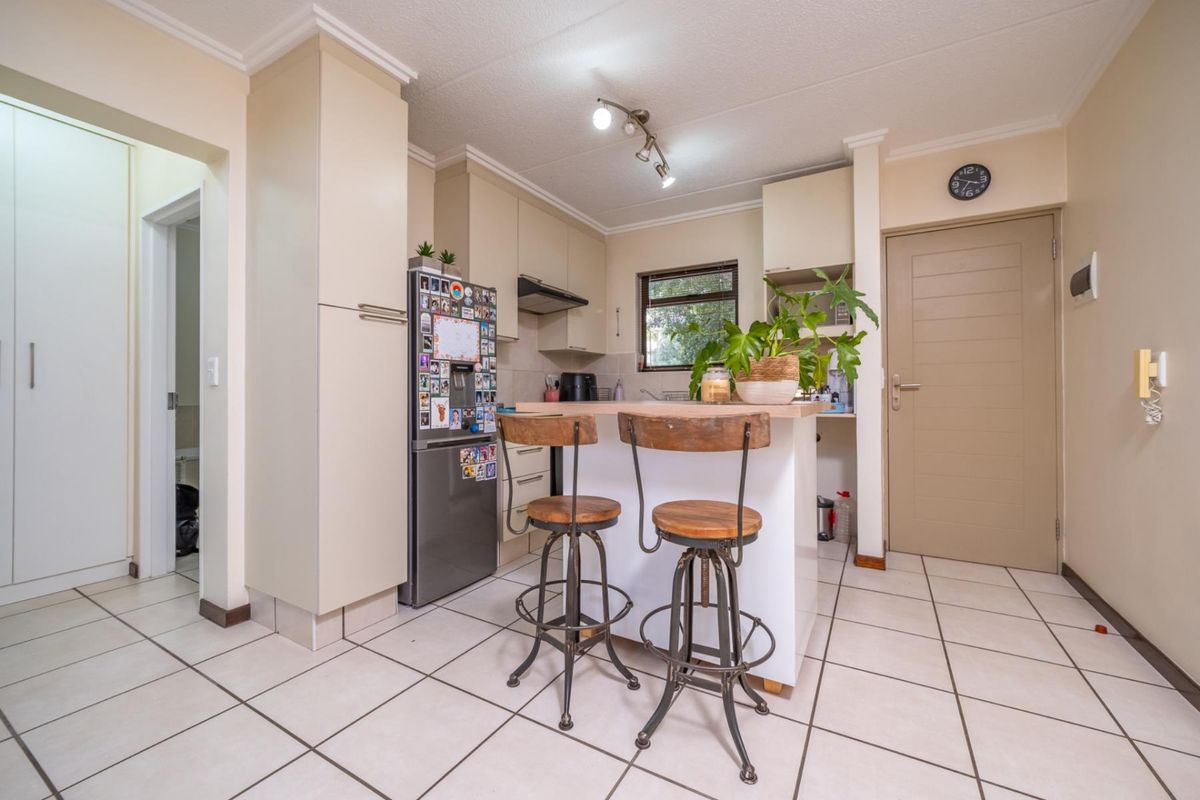 Apartment Under Offer in Bryanston Sandton - Photo 5