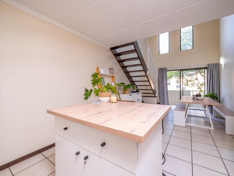 We are proud to present this home on a sole and Executive Mandate. - Photo 8