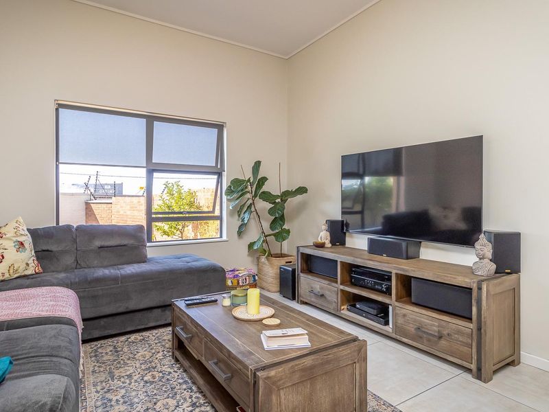 House Under Offer in Ruimsig Roodepoort - Photo 9