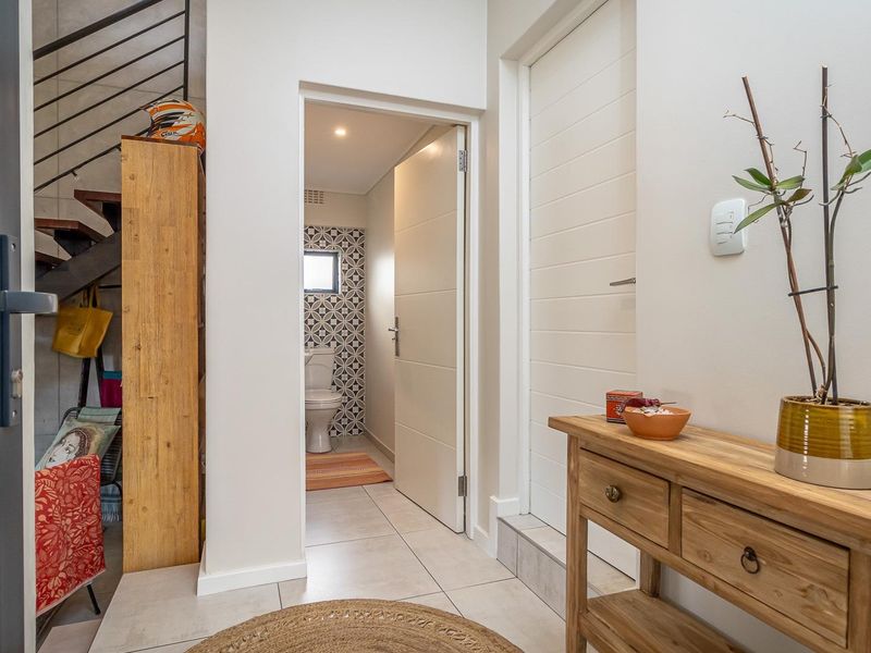 House Under Offer in Ruimsig Roodepoort - Photo 2