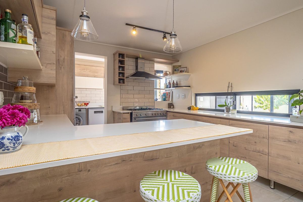 House Under Offer in Ruimsig Roodepoort - Photo 5