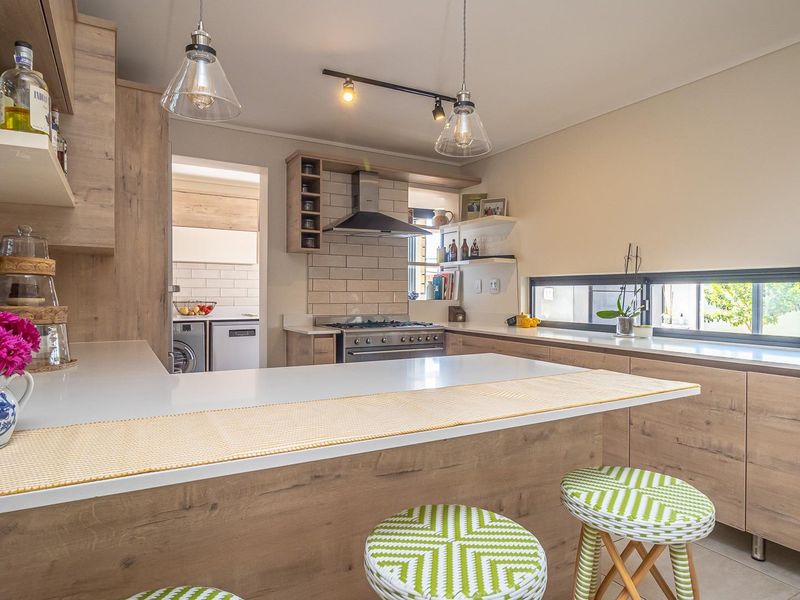 House Under Offer in Ruimsig Roodepoort - Photo 5