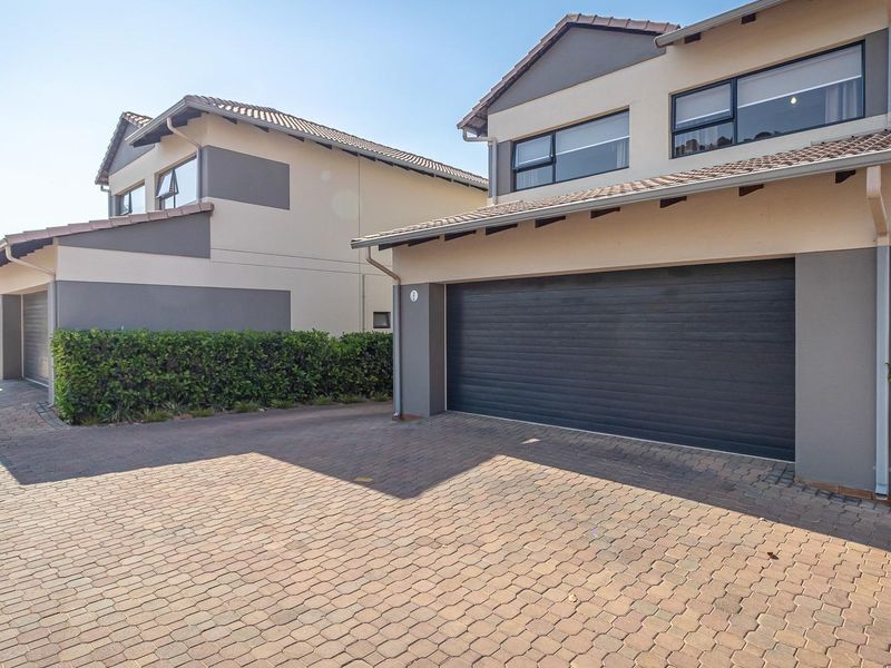 House Under Offer in Ruimsig Roodepoort - Photo 1