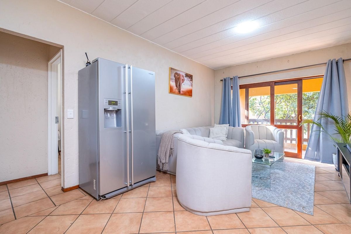 One bedroom unit in Sought after Estate Lonehill Estate - Photo 5