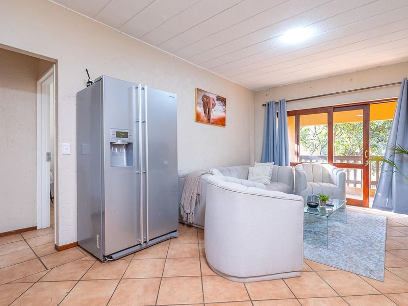 One bedroom unit in Sought after Estate Lonehill Estate - Photo 5